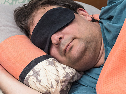 Cómo dormir lo que su cuerpo necesita para mantener su peso equilibrado